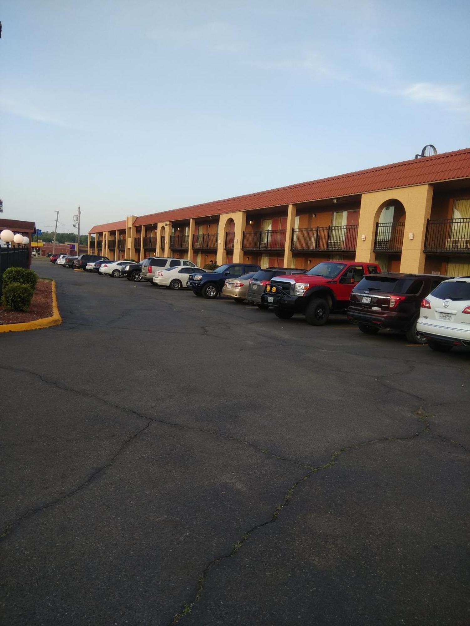 Days Inn By Wyndham Caddo Valley Arkadelphia Bagian luar foto
